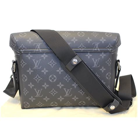 louis vuitton voyager messenger bag